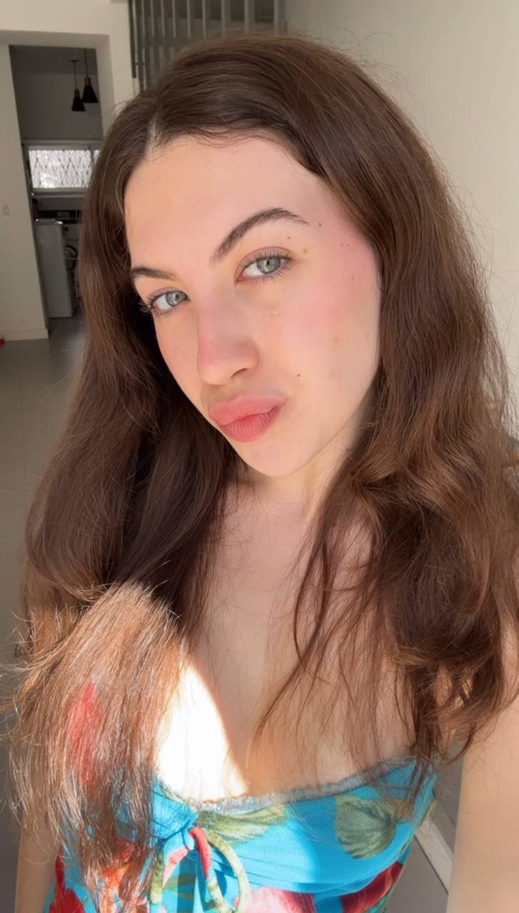 Nude girl Amber in Zhuzhou