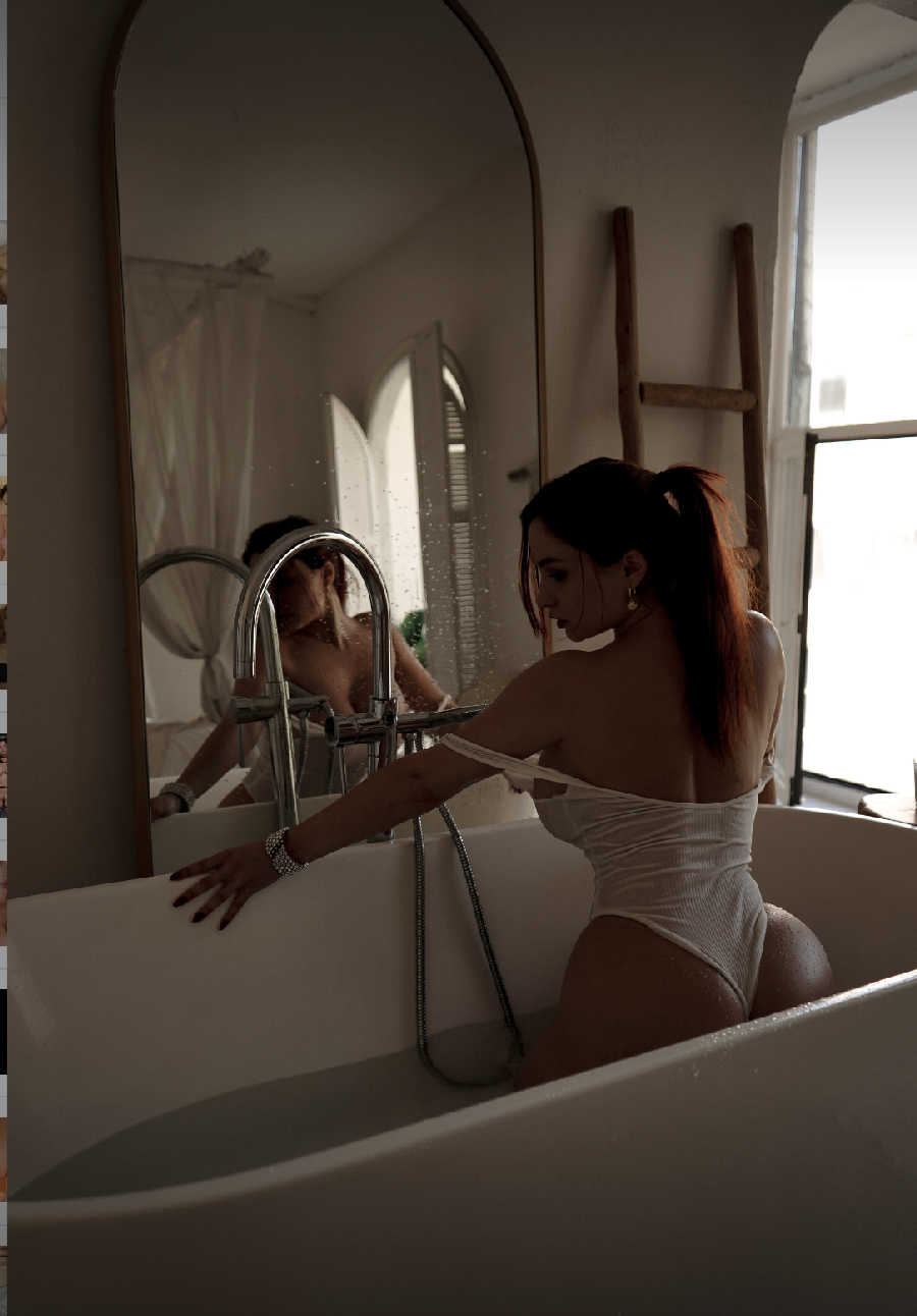 A playful frame from Miranda Faith nude — online in Zhuzhou