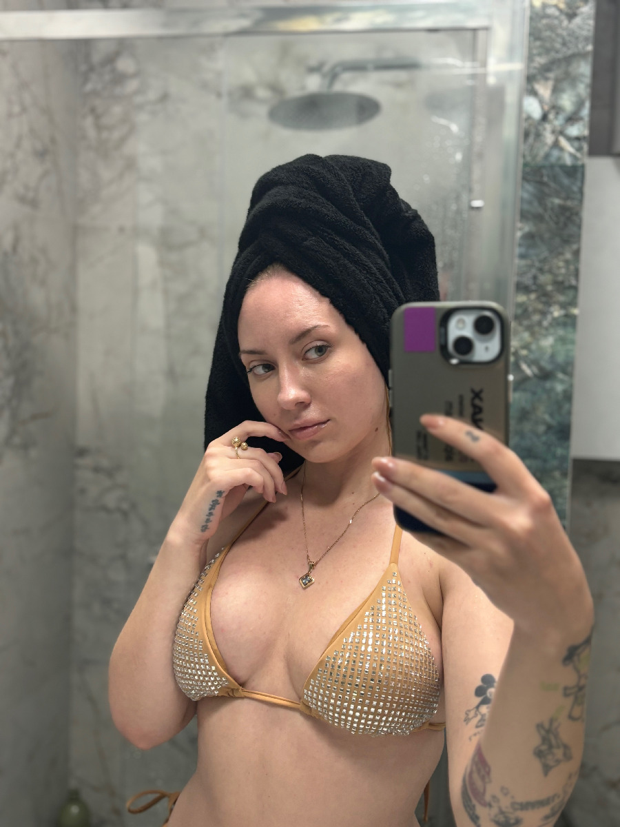 Nude girl KateV in Zhuzhou