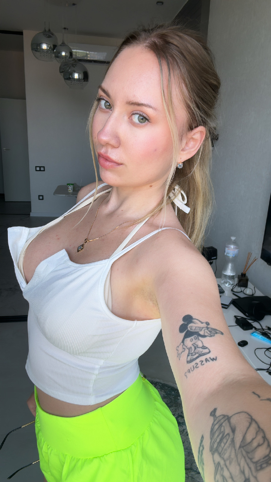 KateV in her underwear in Zhuzhou