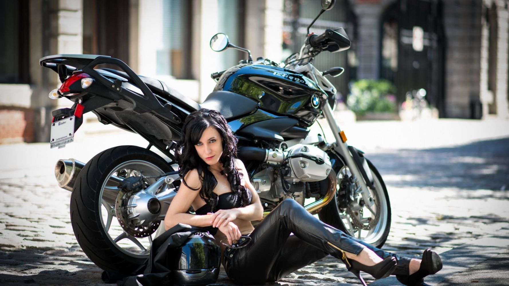 European women on bikes in Zhuzhou