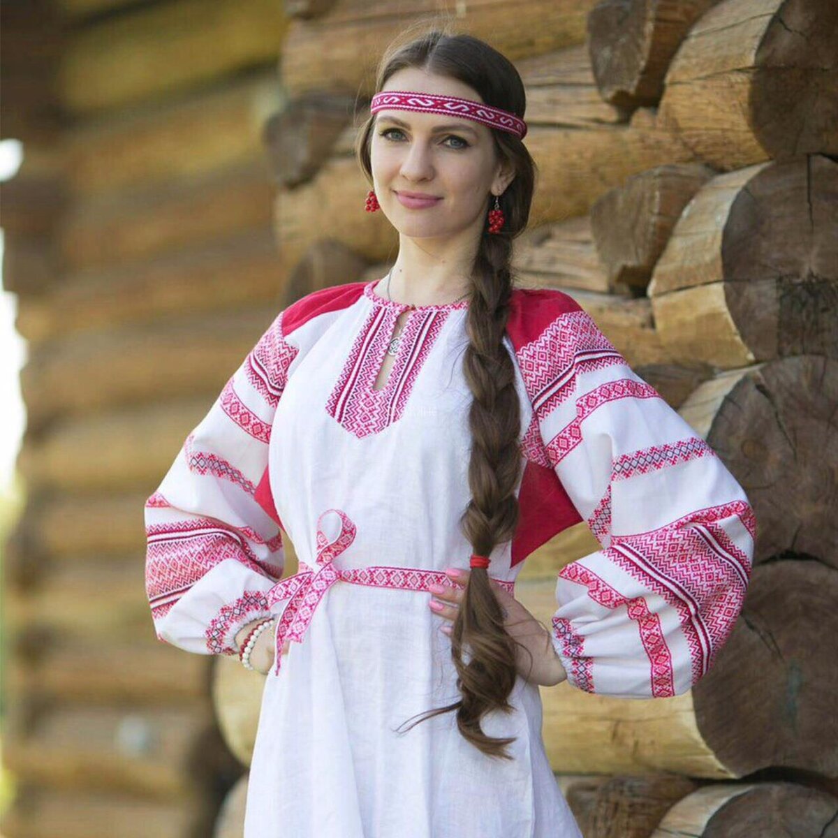 Girls in Slavic costumes in Zhuzhou
