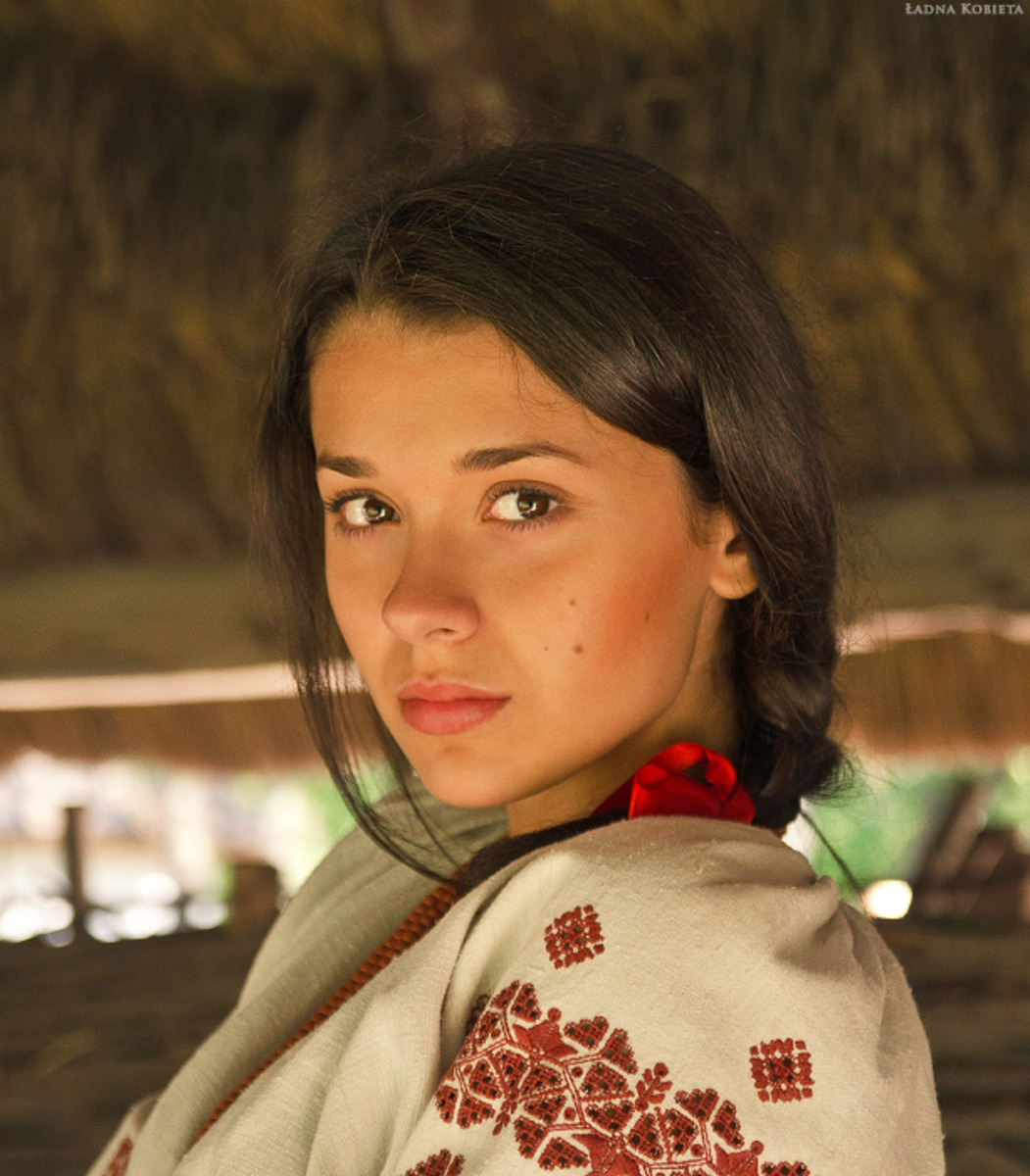 Girls in Slavic costumes in Zhuzhou
