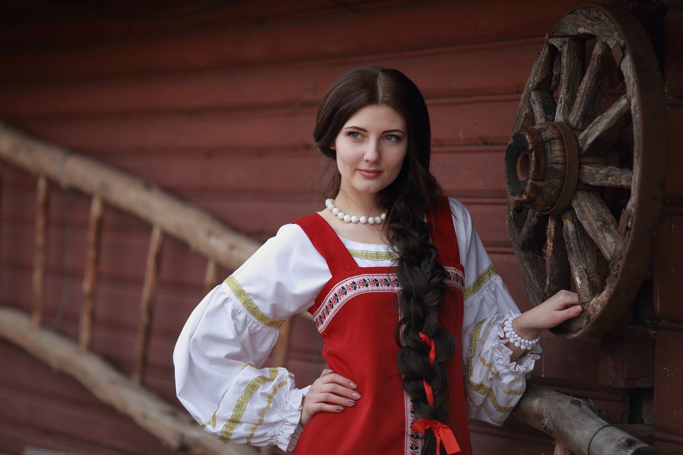 Girls in Slavic costumes in Zhuzhou